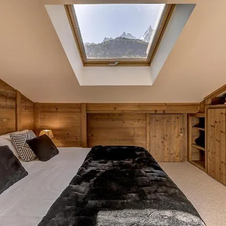 Villa 6 Bedrooms Chalet With Mountain View & Hot Tub- If You Want To Book, Please Contact On Wh-ats-app - 0034-635-518-057 !!!! *