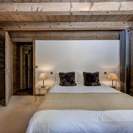 6 Bedrooms Chalet With Mountain View & Hot Tub- If You Want To Book, Please Contact On Wh-ats-app - 0034-635-518-057 !!!! Вілла