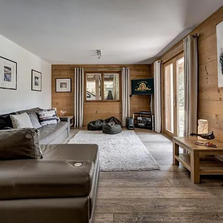 6 Bedrooms Chalet With Mountain View & Hot Tub- If You Want To Book, Please Contact On Wh-ats-app - 0034-635-518-057 !!!! וילה שאמוני