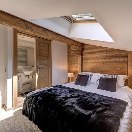 Villa 6 Bedrooms Chalet With Mountain View & Hot Tub- If You Want To Book, Please Contact On Wh-ats-app - 0034-635-518-057 !!!! Chamonix